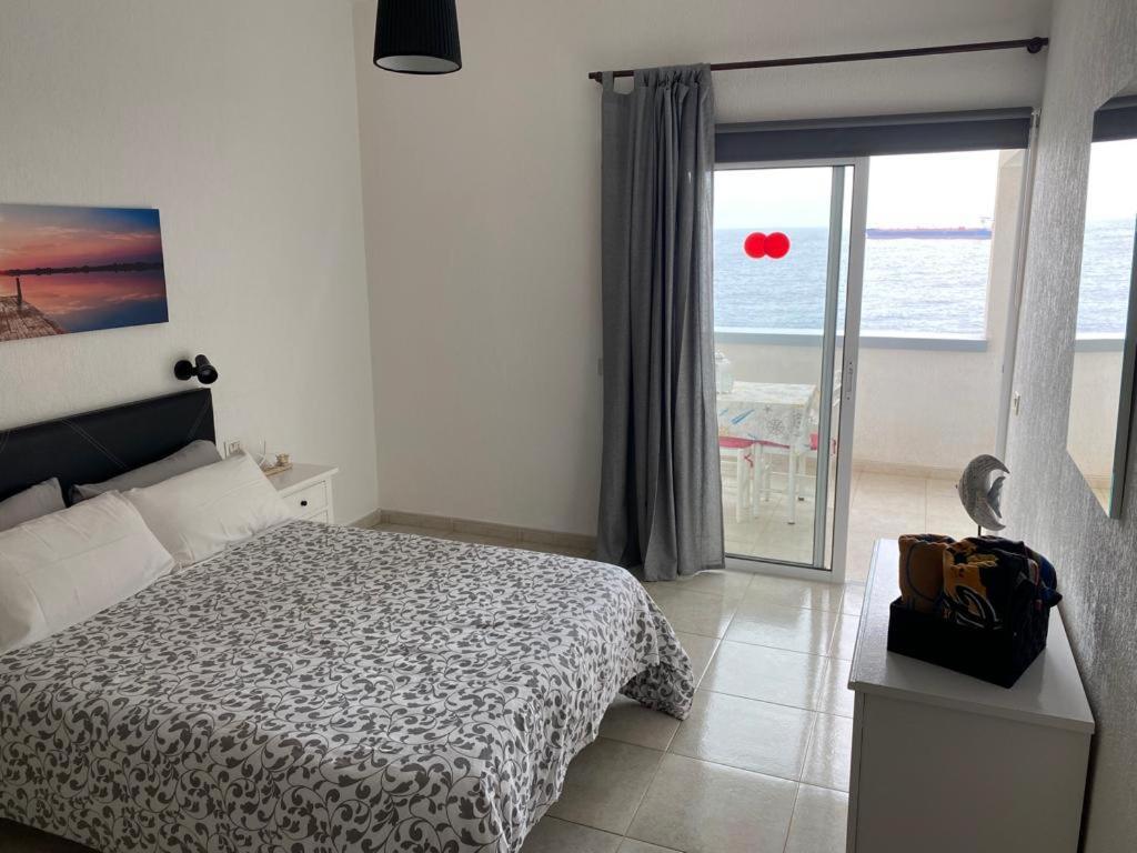 Apartamentos Playa Chica / Playa Las Gaviotas Santa Cruz de Tenerife Exteriör bild