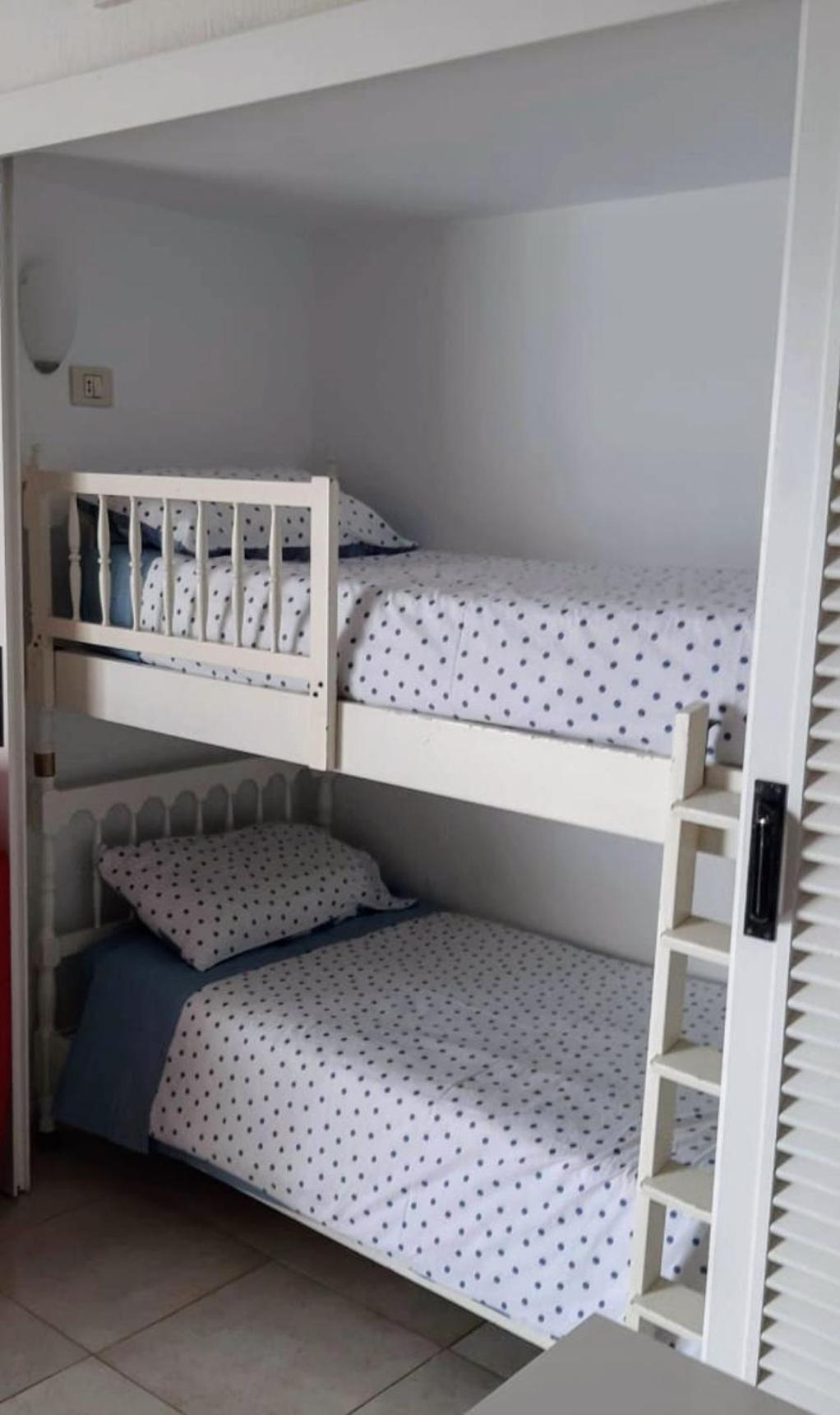 Apartamentos Playa Chica / Playa Las Gaviotas Santa Cruz de Tenerife Exteriör bild